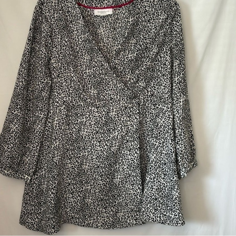 Chic Leopard Print Blouse